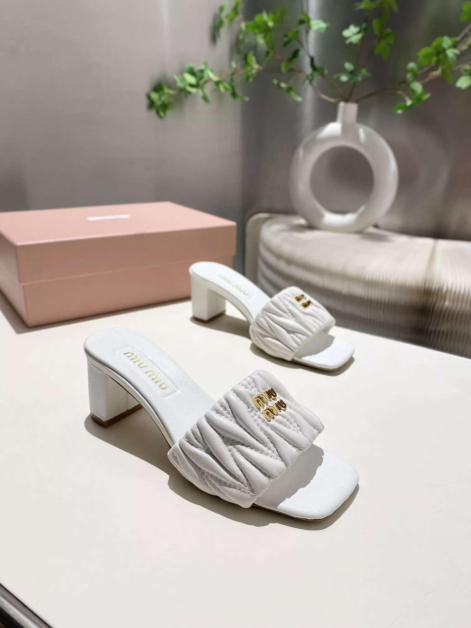 miu miu chaussons pour femme s_12a23223